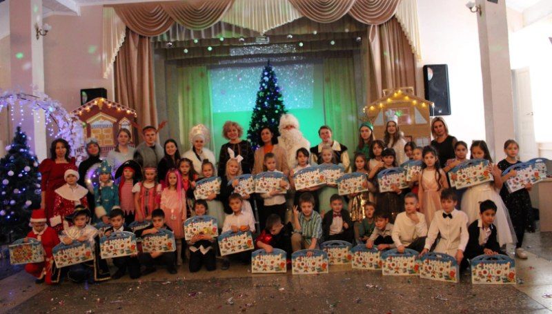 Новогодний утренник для обучающихся первого и второго классов